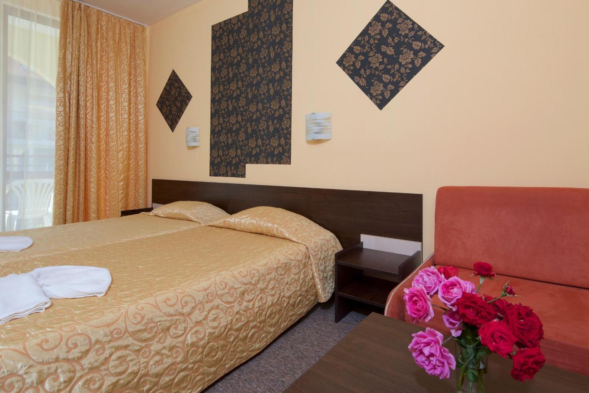 Yavor Palace Hotel Pantai Sunny Bagian luar foto