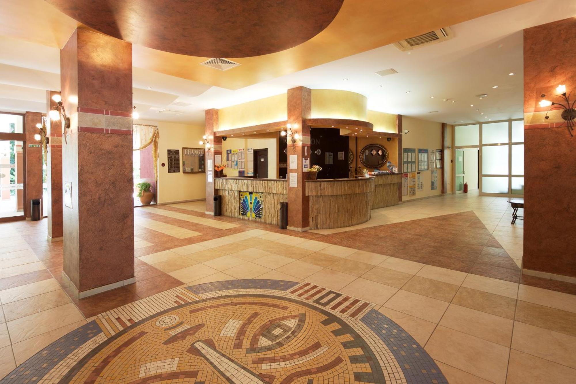 Yavor Palace Hotel Pantai Sunny Bagian luar foto