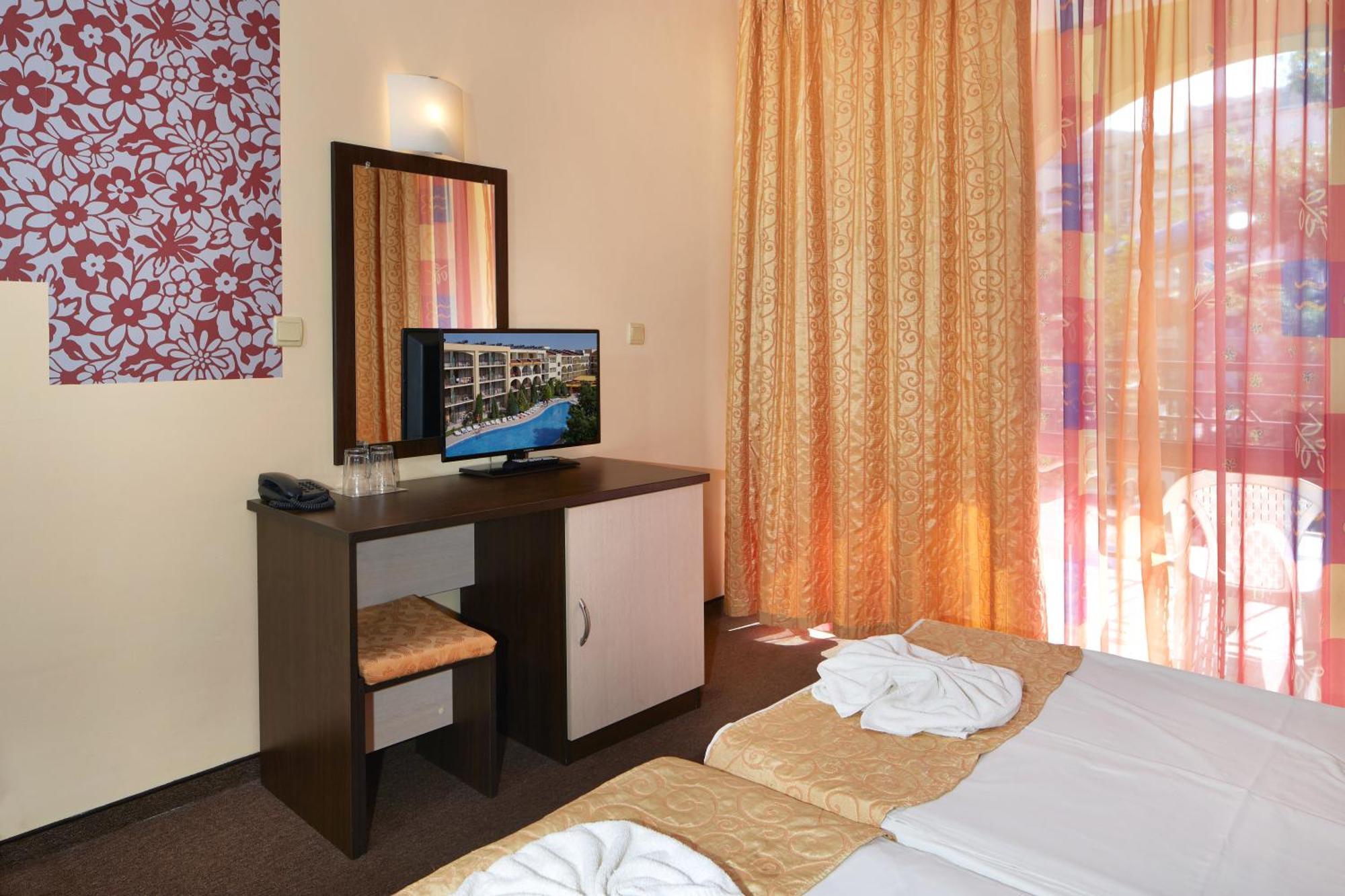 Yavor Palace Hotel Pantai Sunny Bagian luar foto