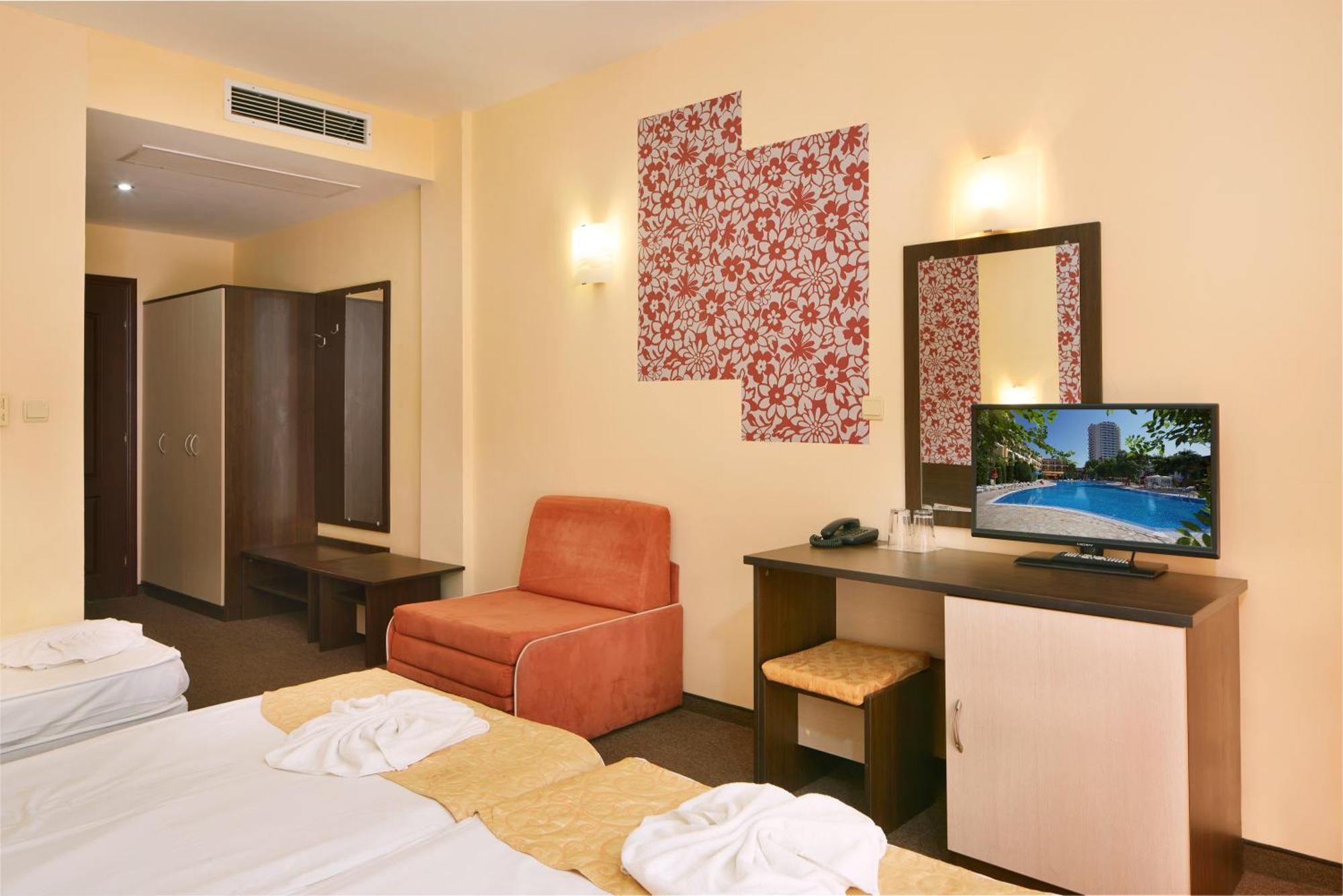 Yavor Palace Hotel Pantai Sunny Bagian luar foto