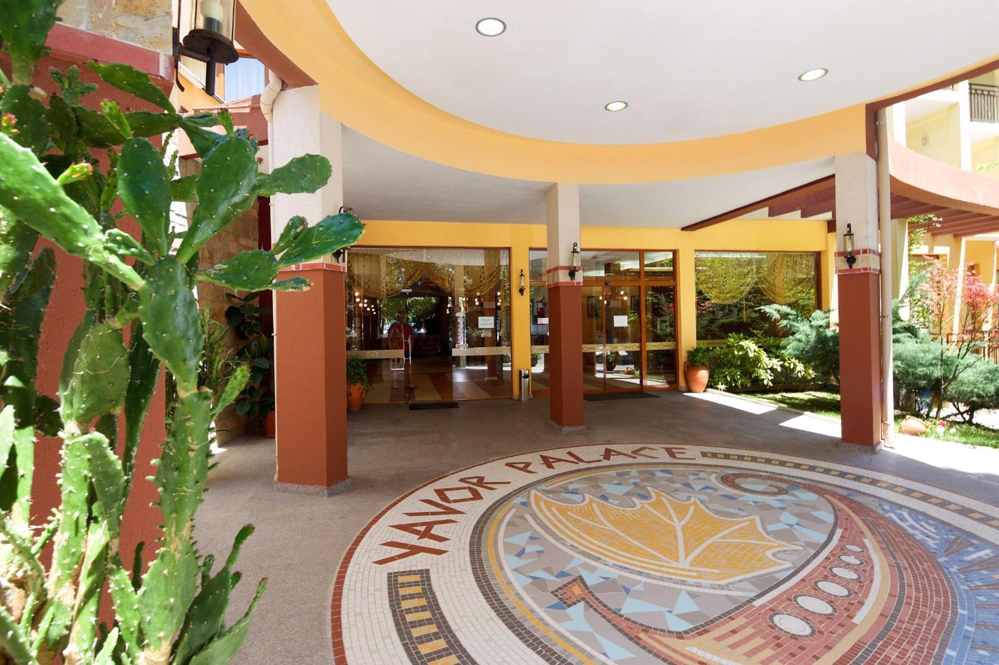 Yavor Palace Hotel Pantai Sunny Bagian luar foto