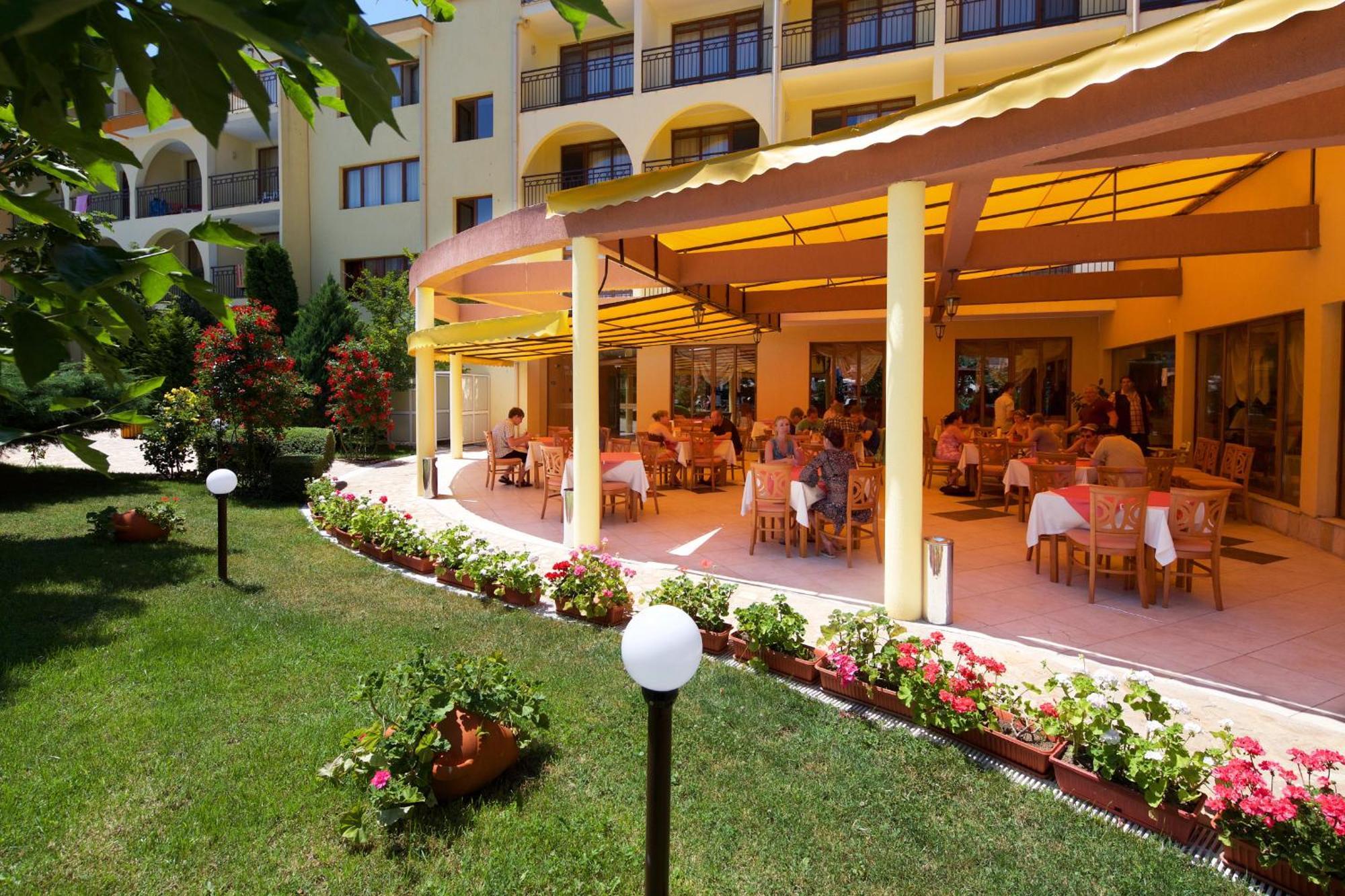 Yavor Palace Hotel Pantai Sunny Bagian luar foto