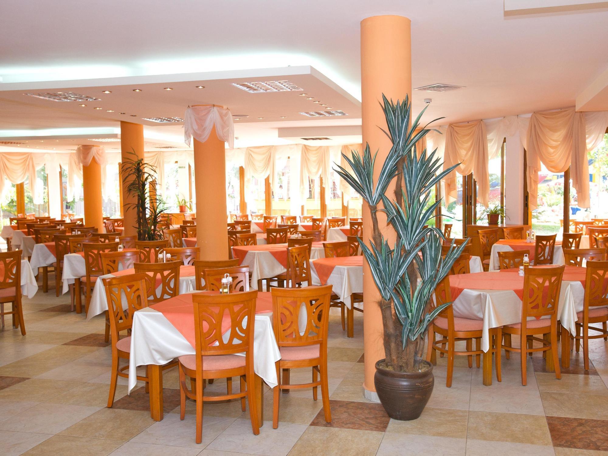 Yavor Palace Hotel Pantai Sunny Bagian luar foto