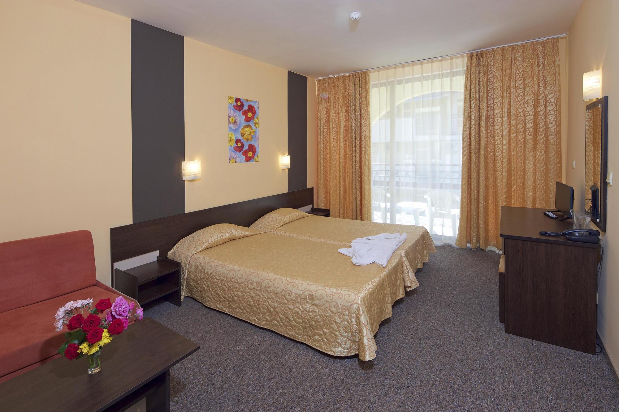 Yavor Palace Hotel Pantai Sunny Bagian luar foto
