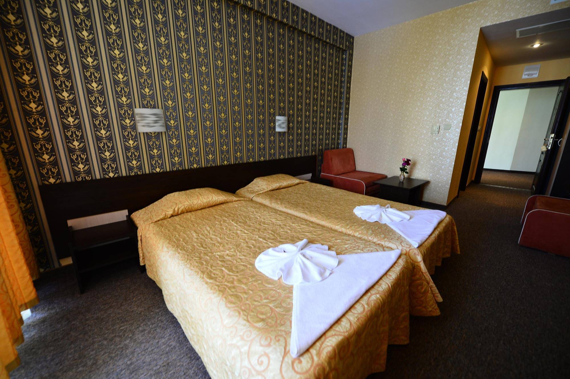 Yavor Palace Hotel Pantai Sunny Bagian luar foto